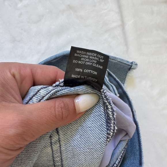 Guizio Denim Embellished Rhinestone Shorts - Picture 6 of 7